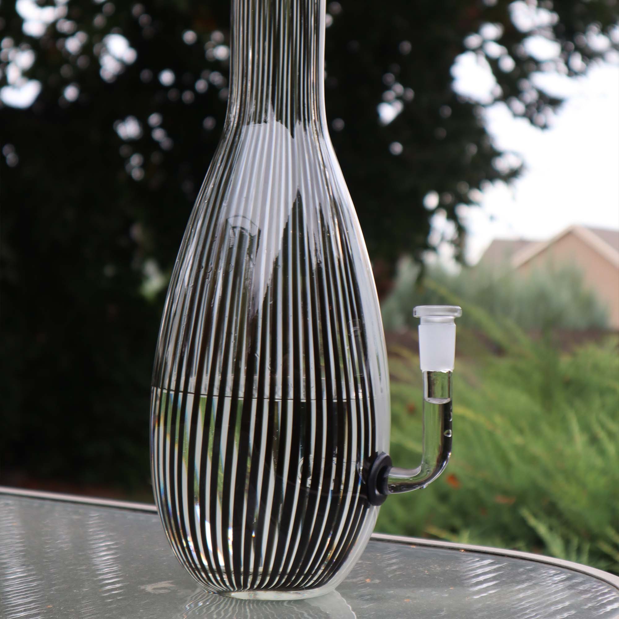 Black and White Striped Vase Water Pipe