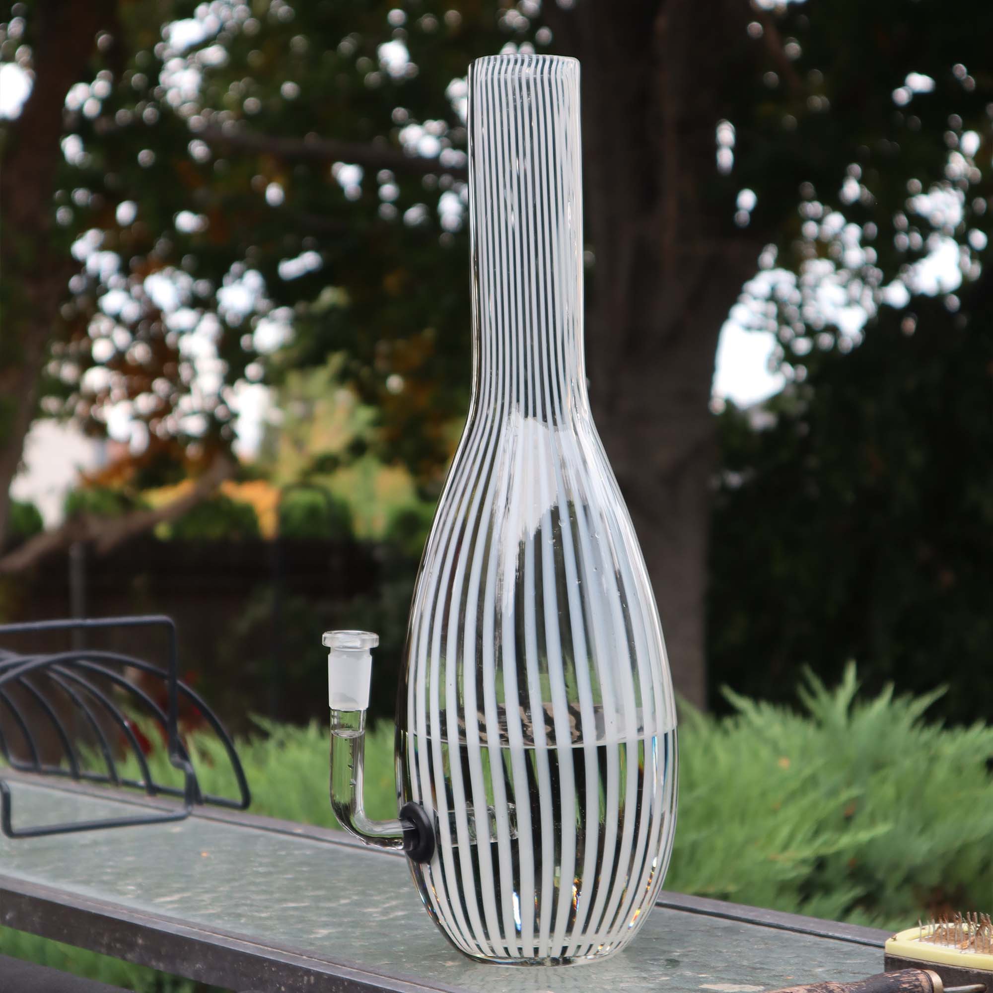 Black and White Striped Vase Water Pipe