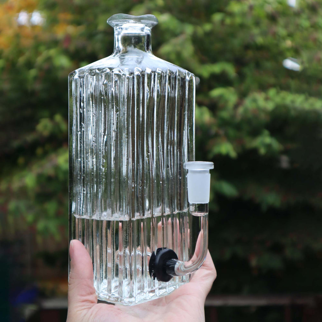 Ribbed Whiskey Decanter Water Pipe