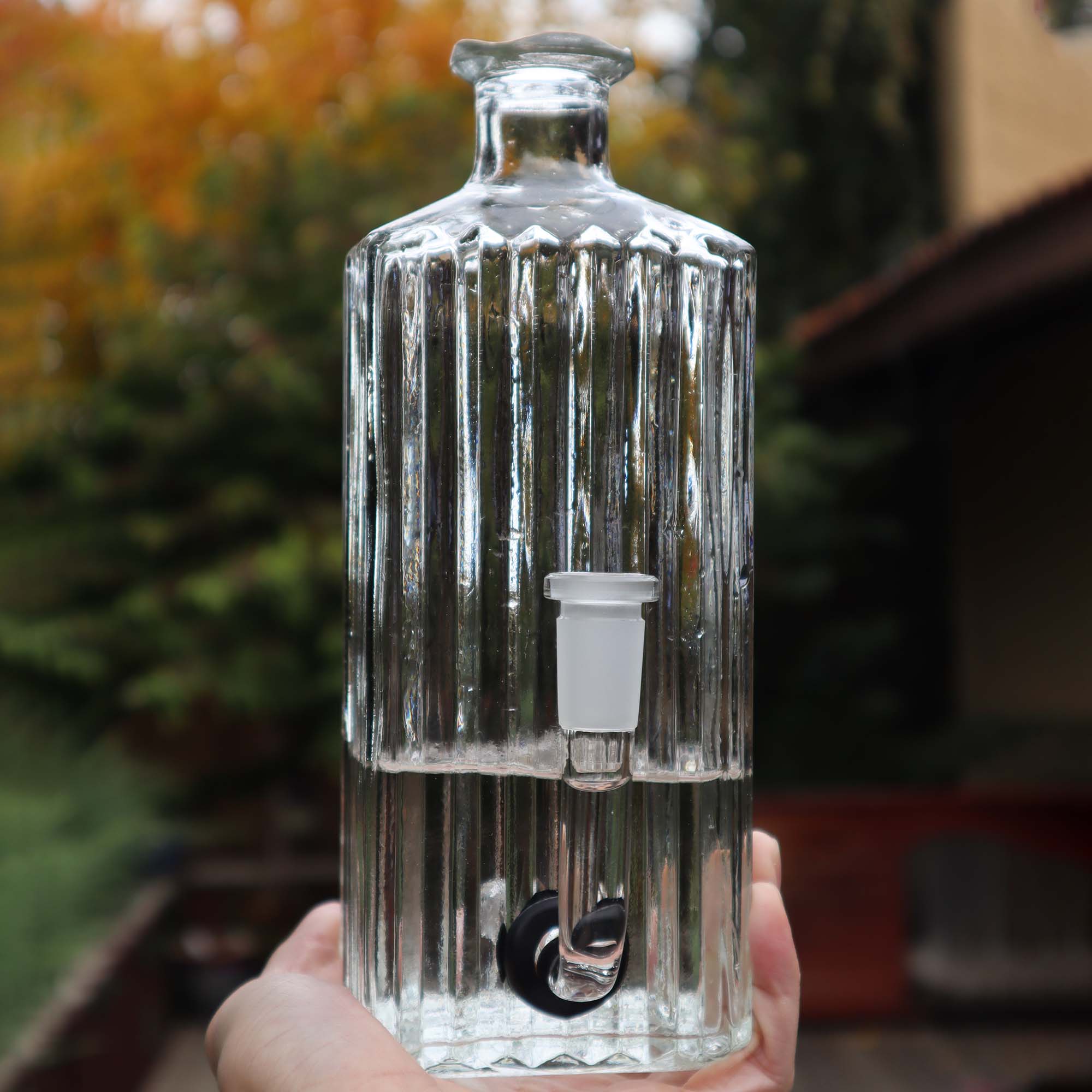 Ribbed Whiskey Decanter Water Pipe